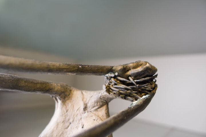 Chloe desrousseaux, Stabat Mater, Sculpture Bronze, Douleur de femme, douleur de mere, sculpture douleur, sculpture femme, sculpture mere enfant