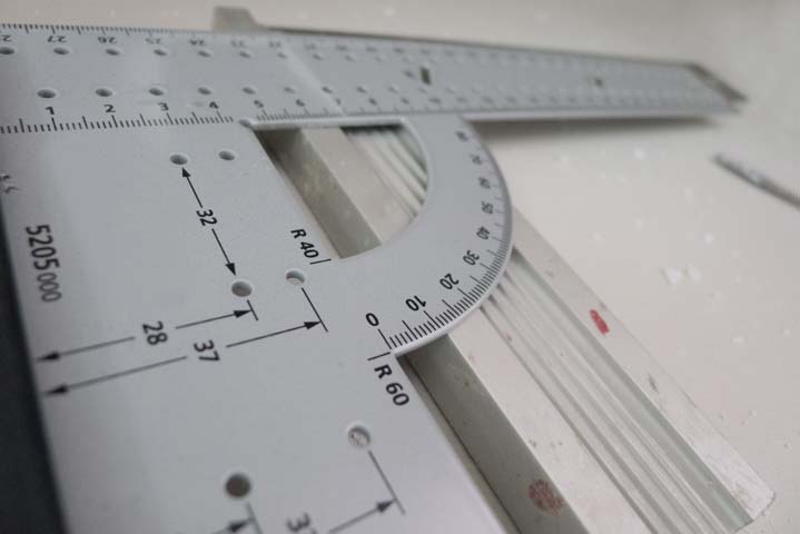 Chloe Desrousseaux, Atelier, matiere, Sculpture, Entendre MATIERE parler, transparence albatre, cire rouge, ecorce bouleau, sculpture ecorce