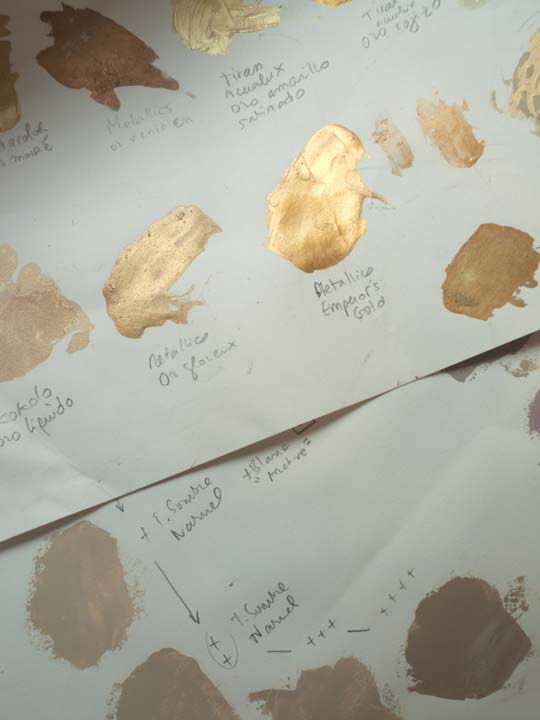 Chloe Desrousseaux, Atelier, matiere, Entendre MATIERE parler, transparence albatre, cire rouge, ecorce bouleau, sculpture, pierre, bronze