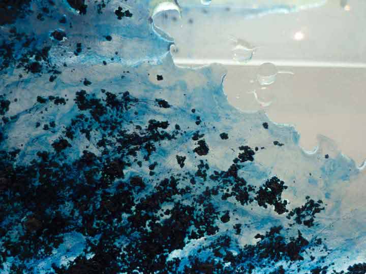 Chloe Desrousseaux, Atelier, matiere, Entendre MATIERE parler, transparence albatre, cire rouge, ecorce bouleau, sculpture, pierre, bronze