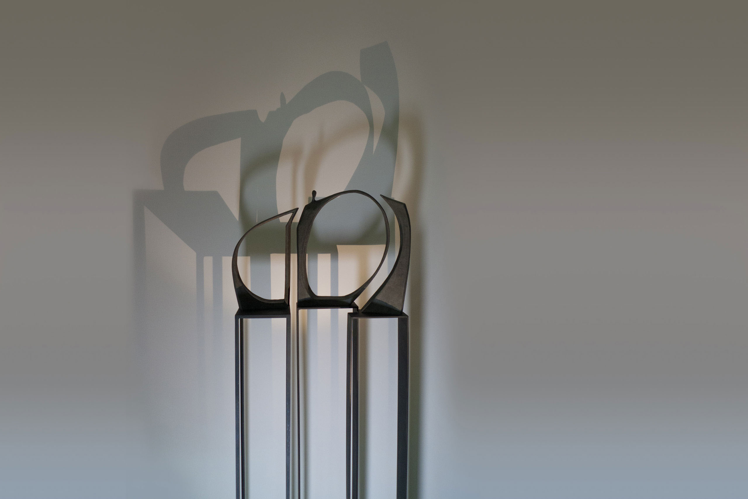 Chloe desrousseaux, chloé desrousseaux, cloe desrousseaux, Sculpture grand format, sculpture bronze, sculpture femme, sculptrice femme, douleur 